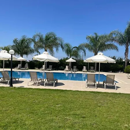 Villa Tennis And Country Club *