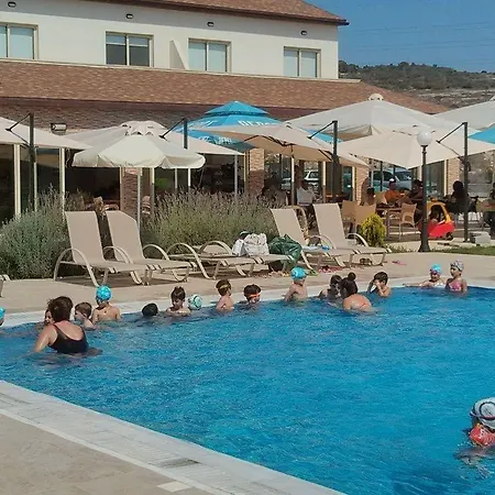 Villa Tennis And Country Club *