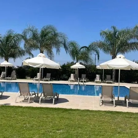 Tennis And Country Club *