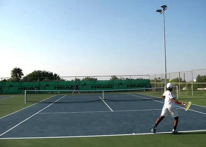 Villa Tennis And Country Club *