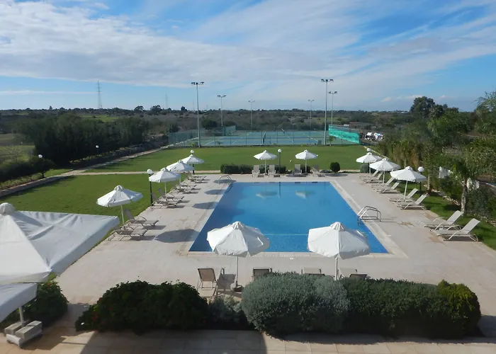 Villa Tennis And Country Club