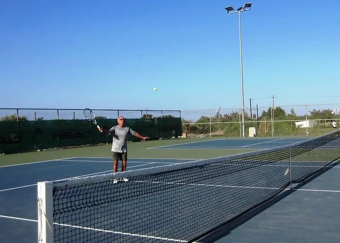 Villa Tennis And Country Club *