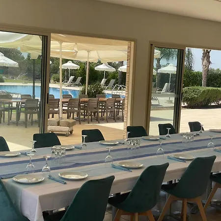 וילה Tennis And Country Club פרוטאראס