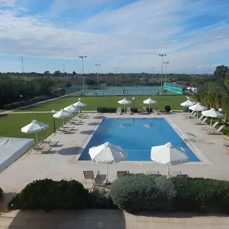 Villa Tennis And Country Club