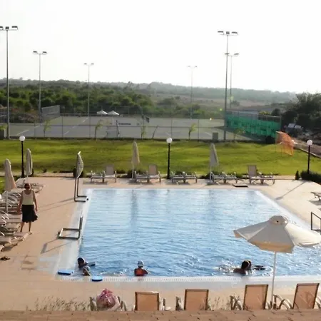 וילה Tennis And Country Club