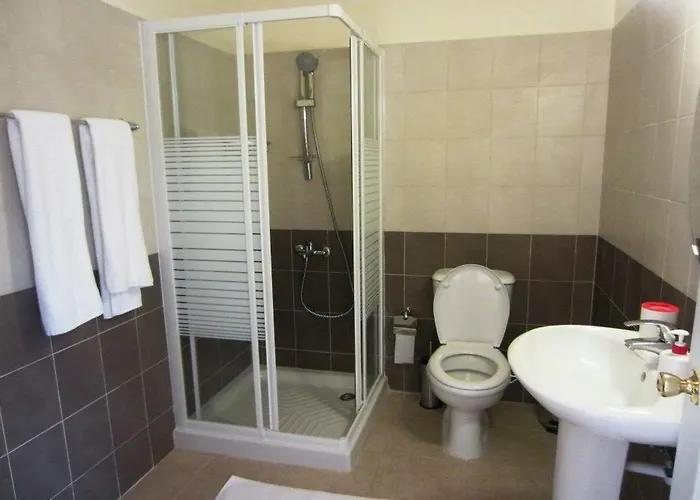 تنس اند كاونتري كلوب بروتاراس