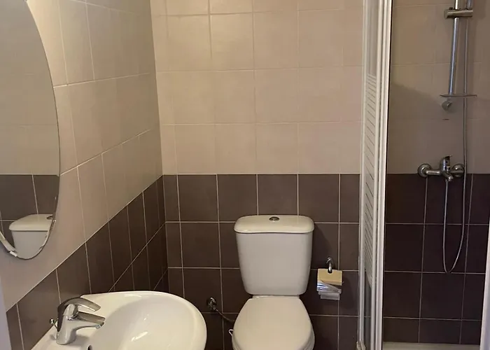 فيلة تنس اند كاونتري كلوب