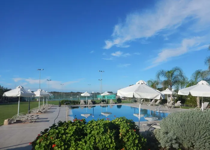 Willa Tennis And Country Club *