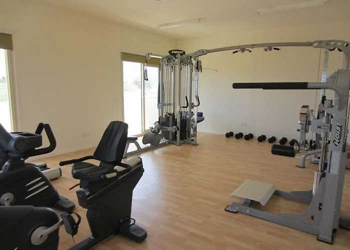 Willa Tennis And Country Club *