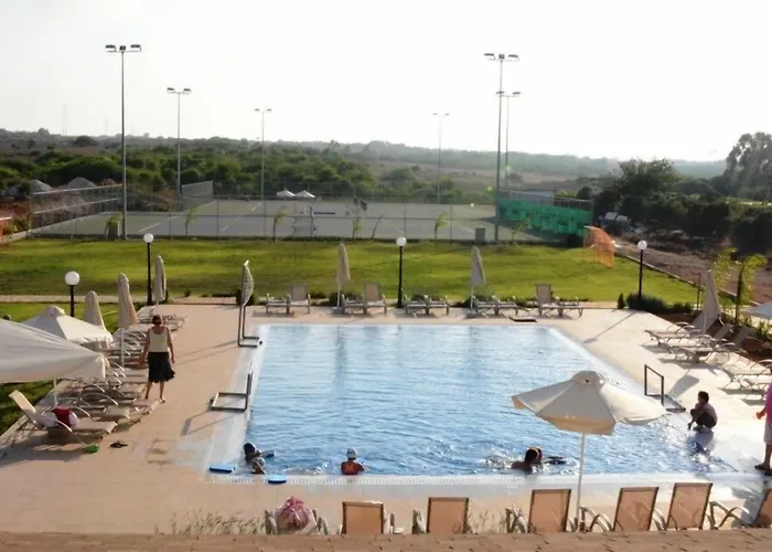 Willa Tennis And Country Club