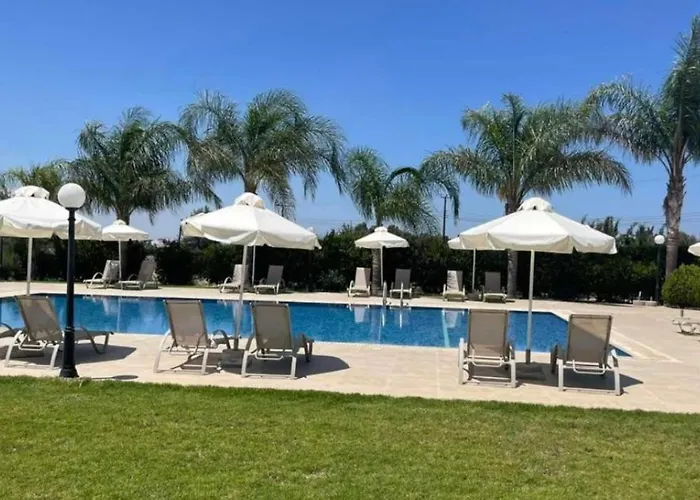 تنس اند كاونتري كلوب *