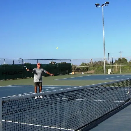 Villa Tennis And Country Club *